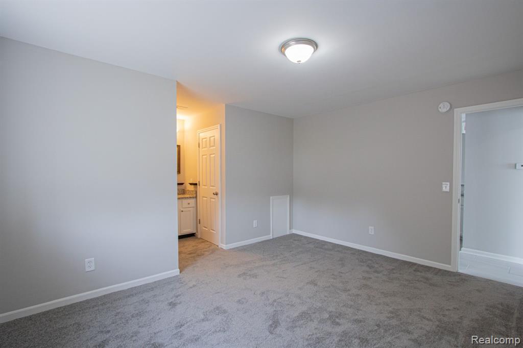 75 ROSEBUD Lane, Mount Clemens, MI 48043 — Photo 13