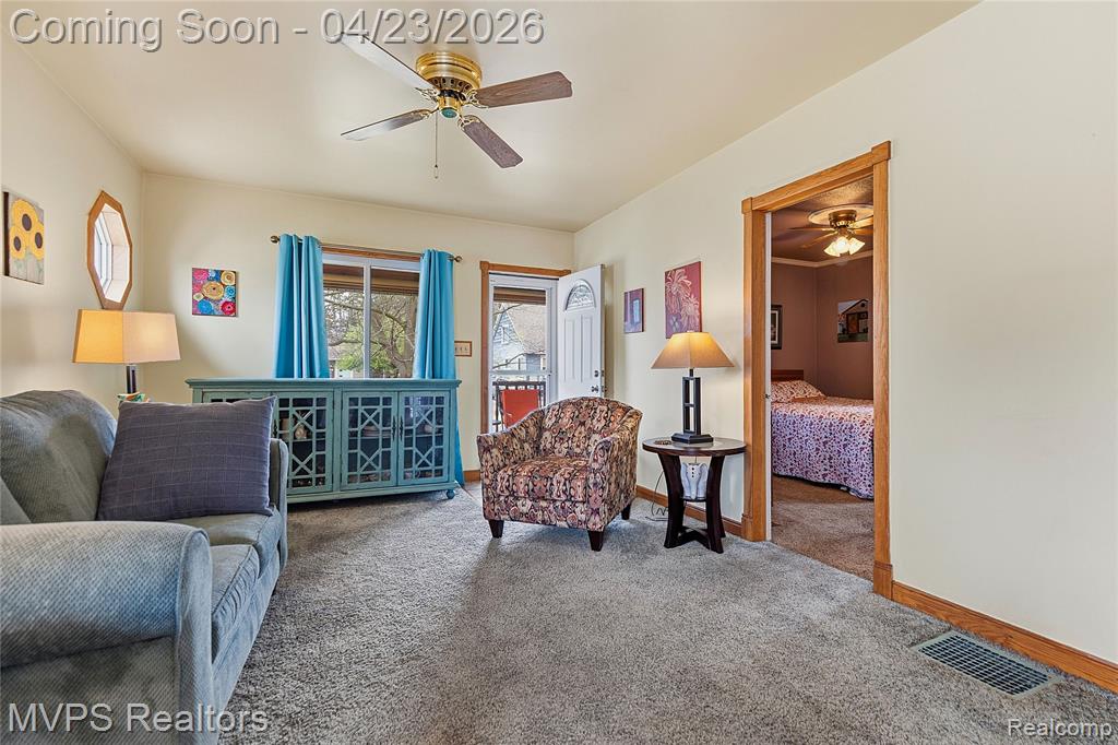 907 Batavia Avenue, Royal Oak, MI 48067 — Photo 4