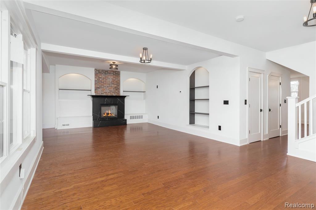 1583 Cadillac Boulevard, Detroit, MI 48214 — Photo 5
