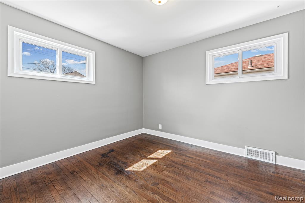 9916 Rosedale Boulevard, Allen Park, MI 48101 — Photo 16