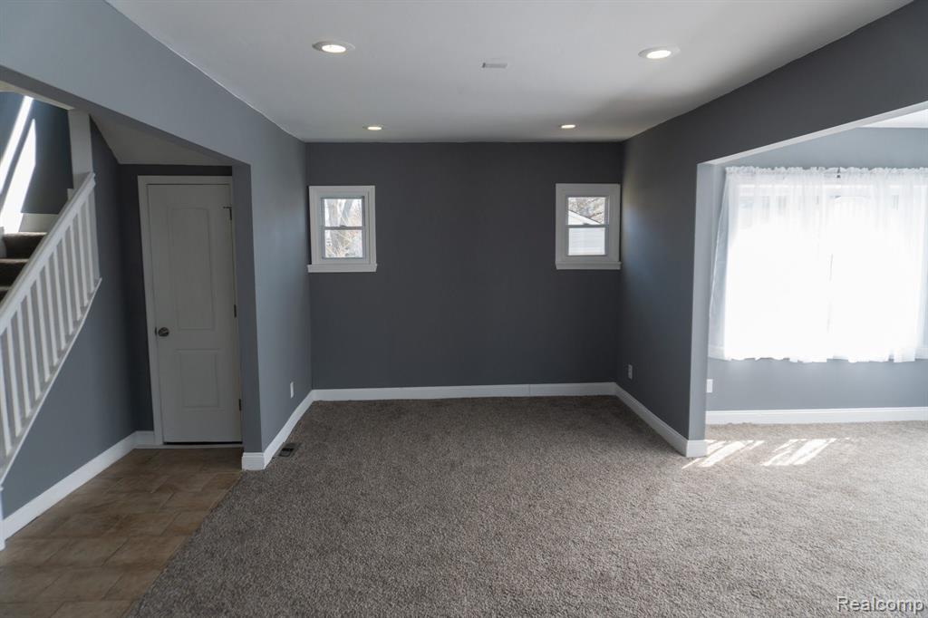 432 BUCKINGHAM Avenue, Flint, MI 48507 — Photo 9