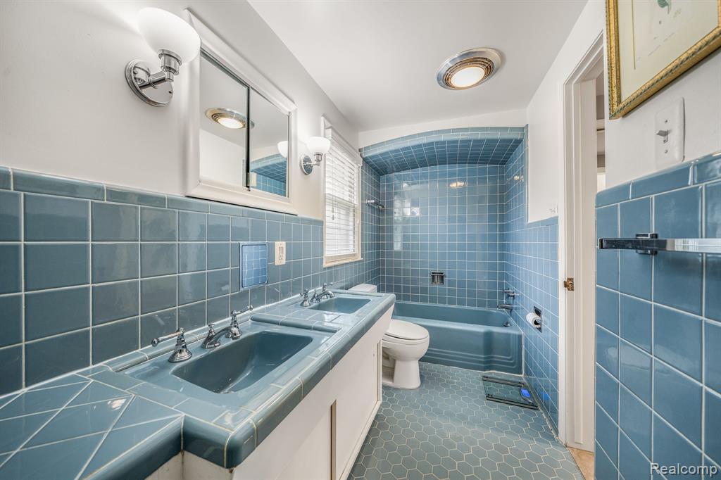 8920 NADINE Avenue, Huntington Woods, MI — Photo 21