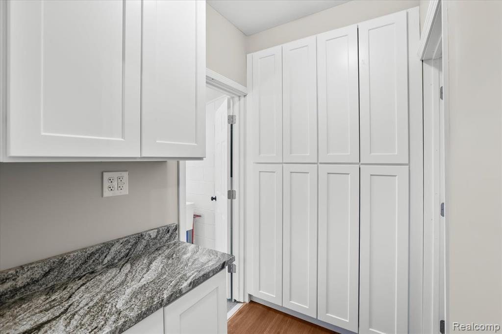 1105 Oak Street, Wyandotte, MI 48192 — Photo 11