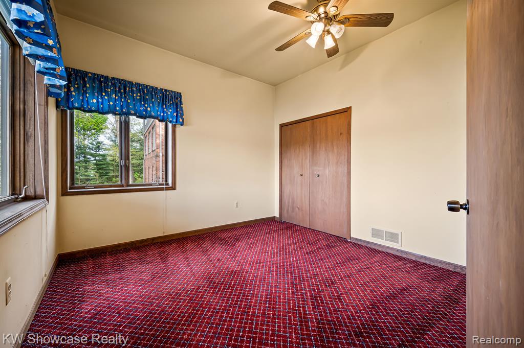 5867 COMMUNITY Drive, Brighton, MI 48116 — Photo 46