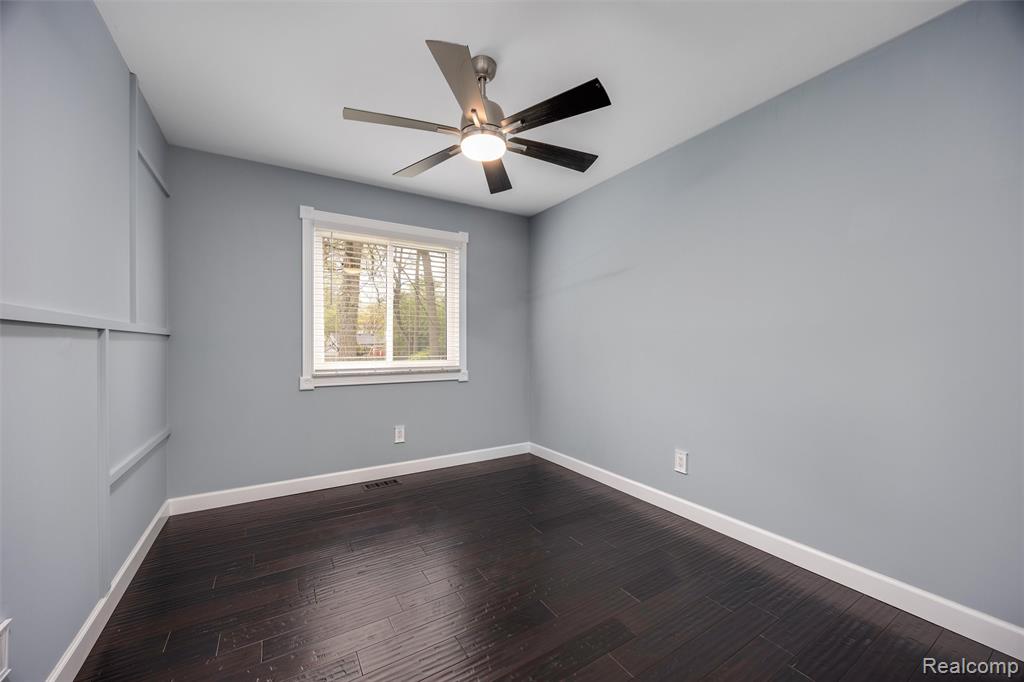 3600 Woodview Avenue, West Bloomfield, MI 48324 — Photo 16