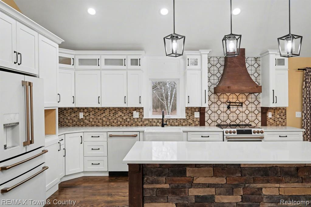 1282 N Van Vleet Road, Flushing, MI 48433 — Photo 8