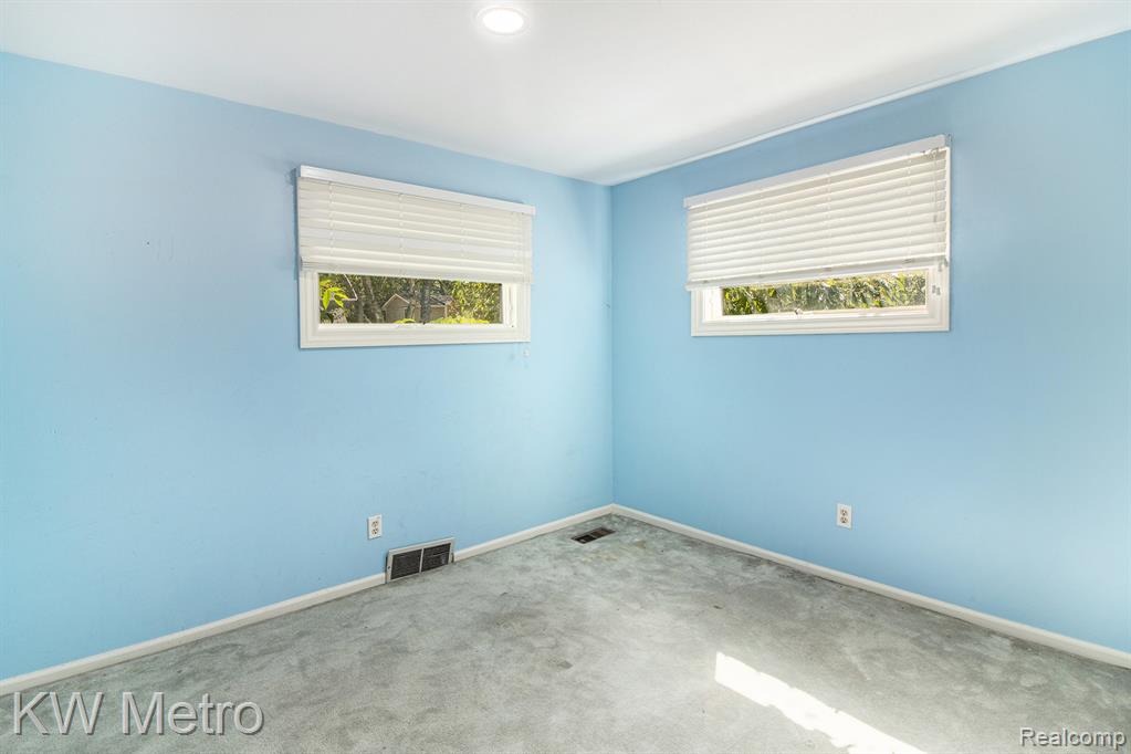 719 W 12 Mile Road, Royal Oak, MI 48073 — Photo 8