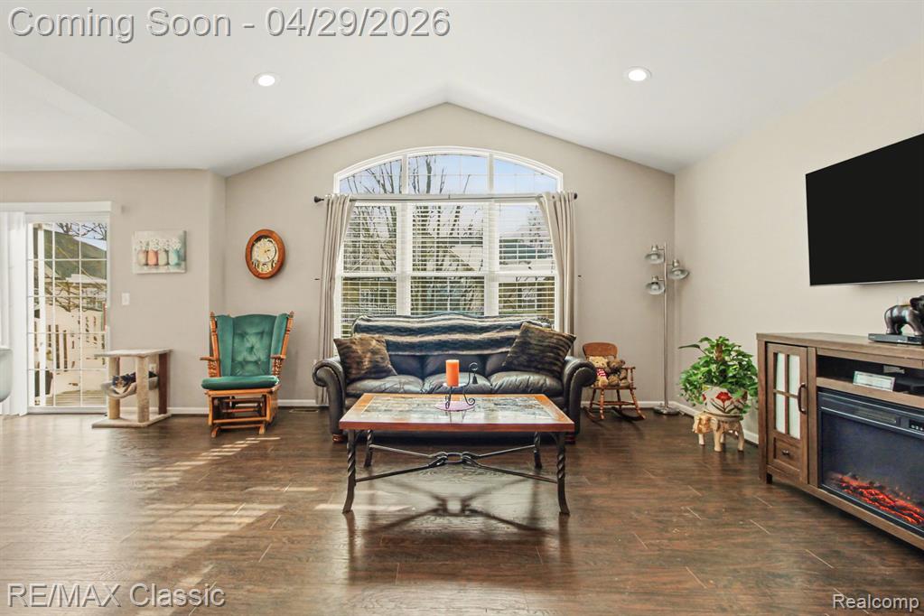 47616 Pembroke Drive, 97, Canton, MI 48188 — Photo 2