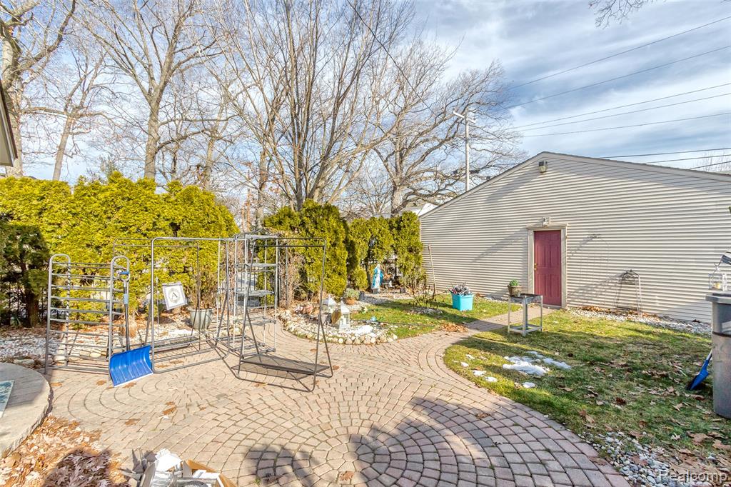 556 N Mildred Street, Dearborn, MI 48128 — Photo 35