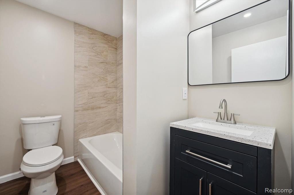 3074 LINDENWOOD Drive, Dearborn, MI 48120 — Photo 11