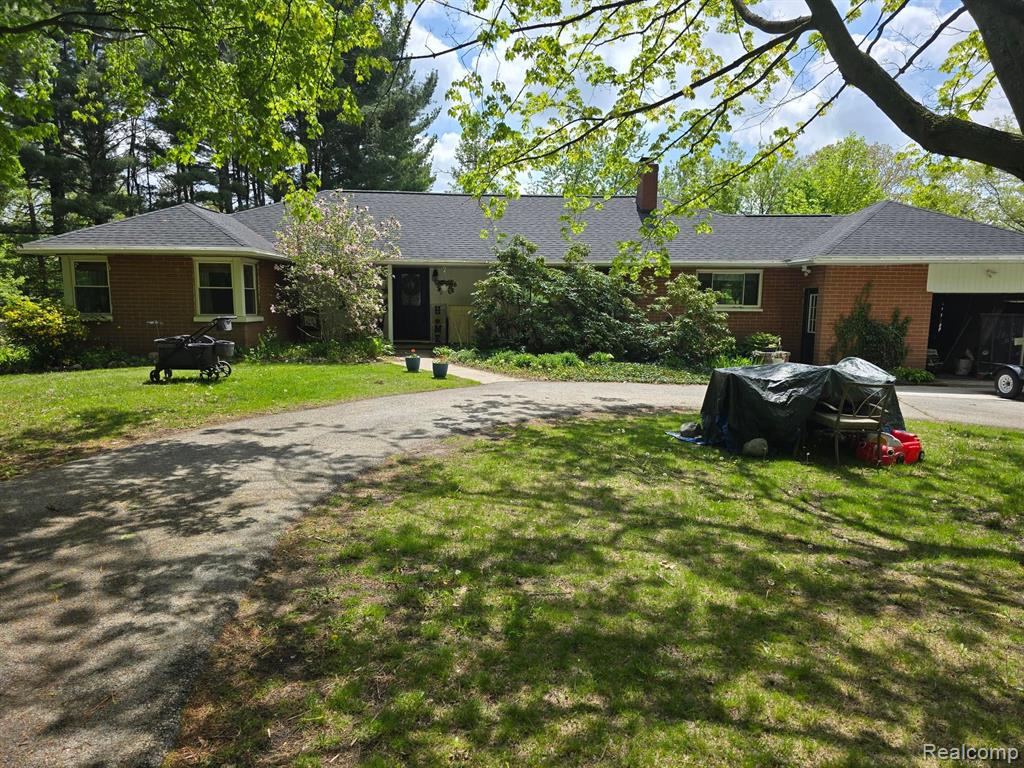 300 W LACKIE Court, Sanford, MI 48657 — Photo 2