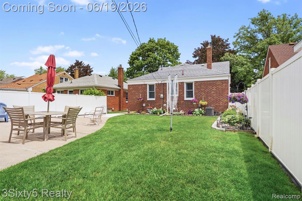 7646 Robinson Avenue, Allen Park, MI 48101 — Photo 24