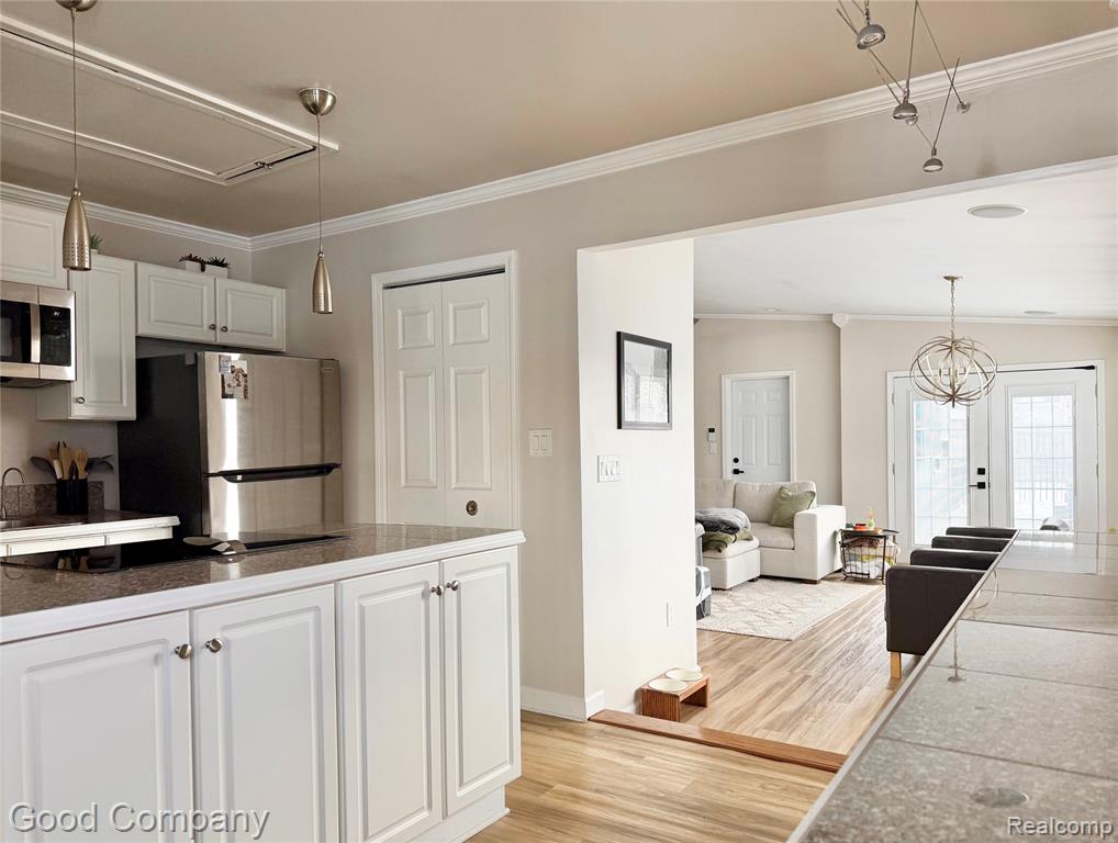 626 E Windemere Avenue, Royal Oak, MI 48073 — Photo 11
