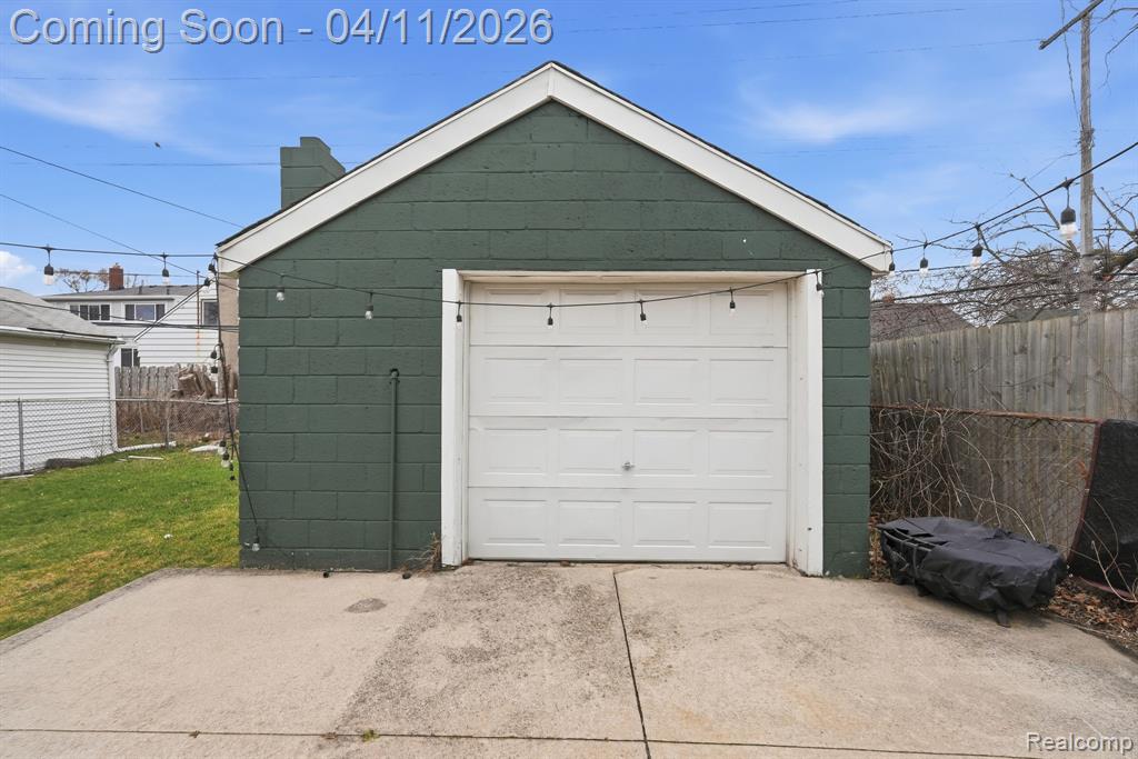 23360 Battelle Avenue, Hazel Park, MI 48030 — Photo 25