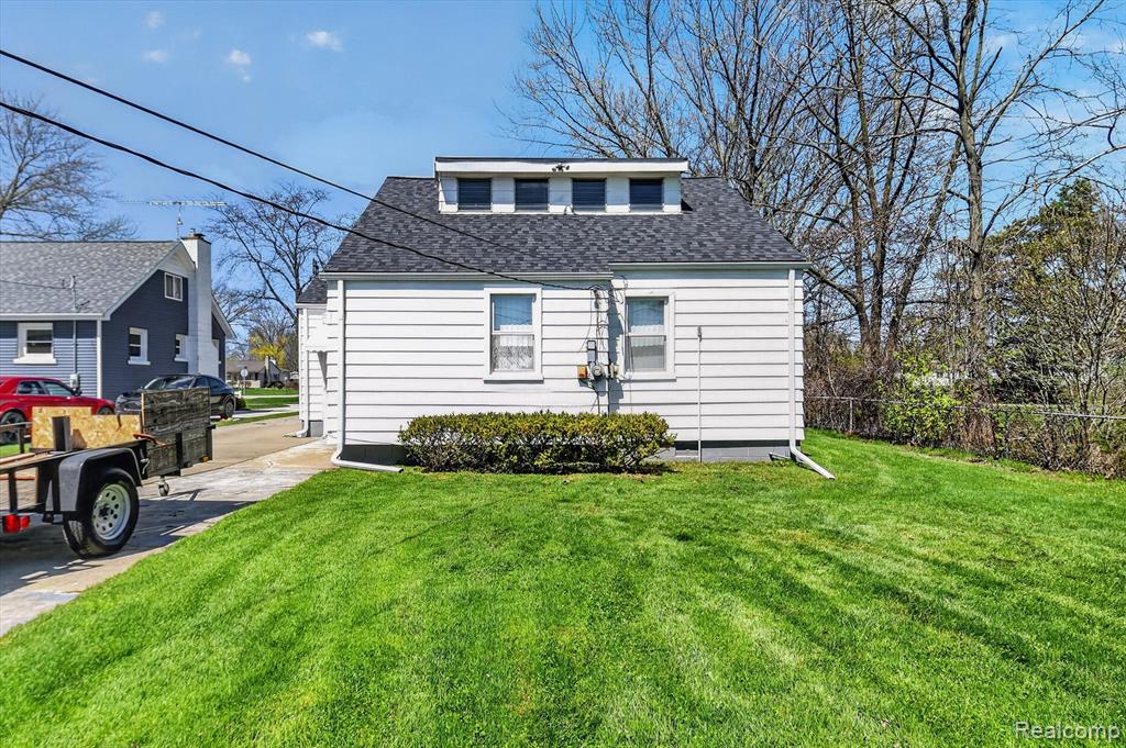 47816 Jefferson Avenue, Chesterfield, MI 48047 — Photo 26