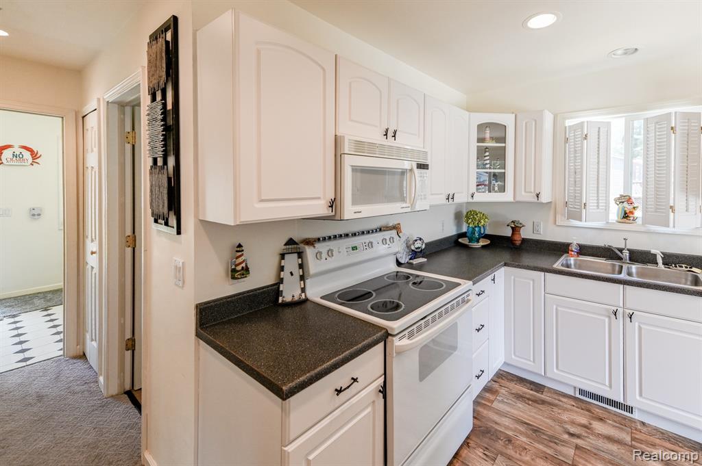 6575 Circle Drive, Harrison, MI 48625 — Photo 9