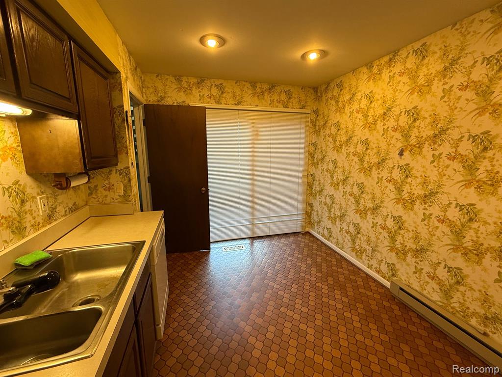 11 KIMBERLY Lane, 54, Dearborn, MI 48120 — Photo 23