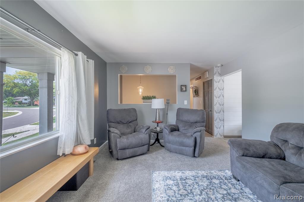 911 Worchester Drive, Fenton, MI 48430 — Photo 10