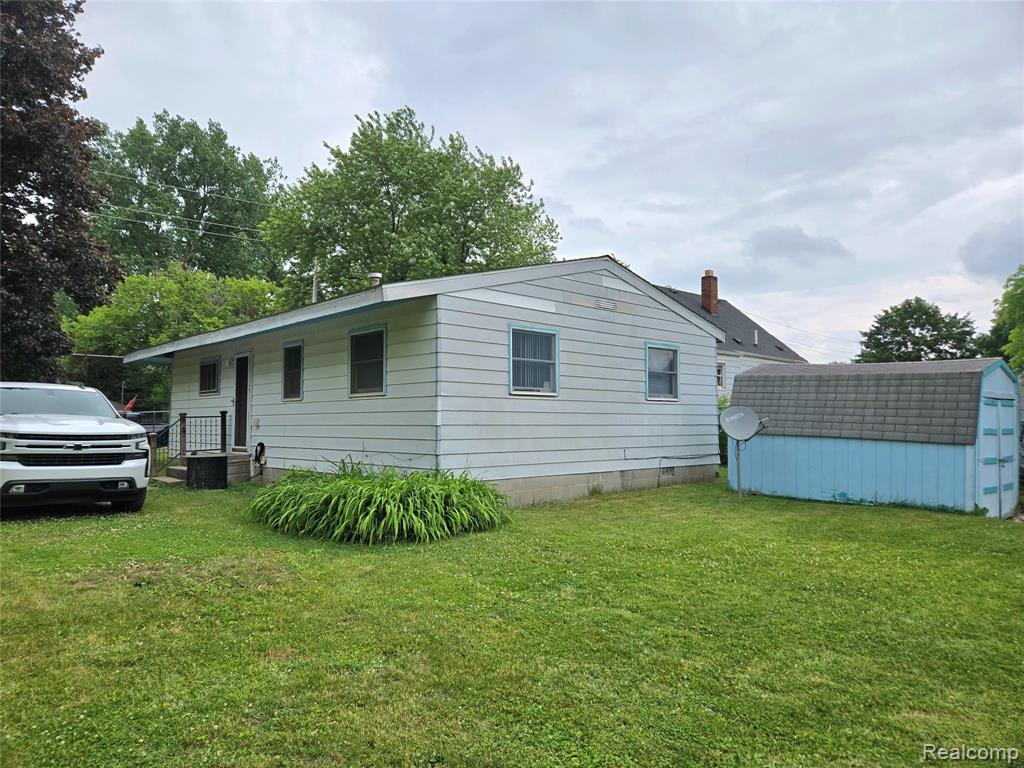3433 W Mott Avenue, Flint, MI 48504 — Photo 3