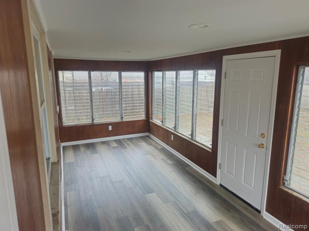 912 Markham Street, Flint, MI 48507 — Photo 11