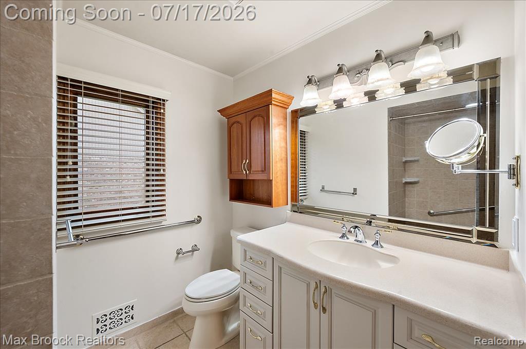 43909 Welland Drive, Clinton Twp, MI 48038 — Photo 20