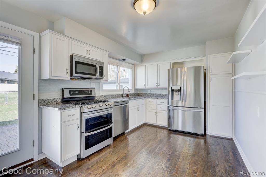 1303 Sycamore Drive, Rochester Hills, MI 48307 — Photo 14