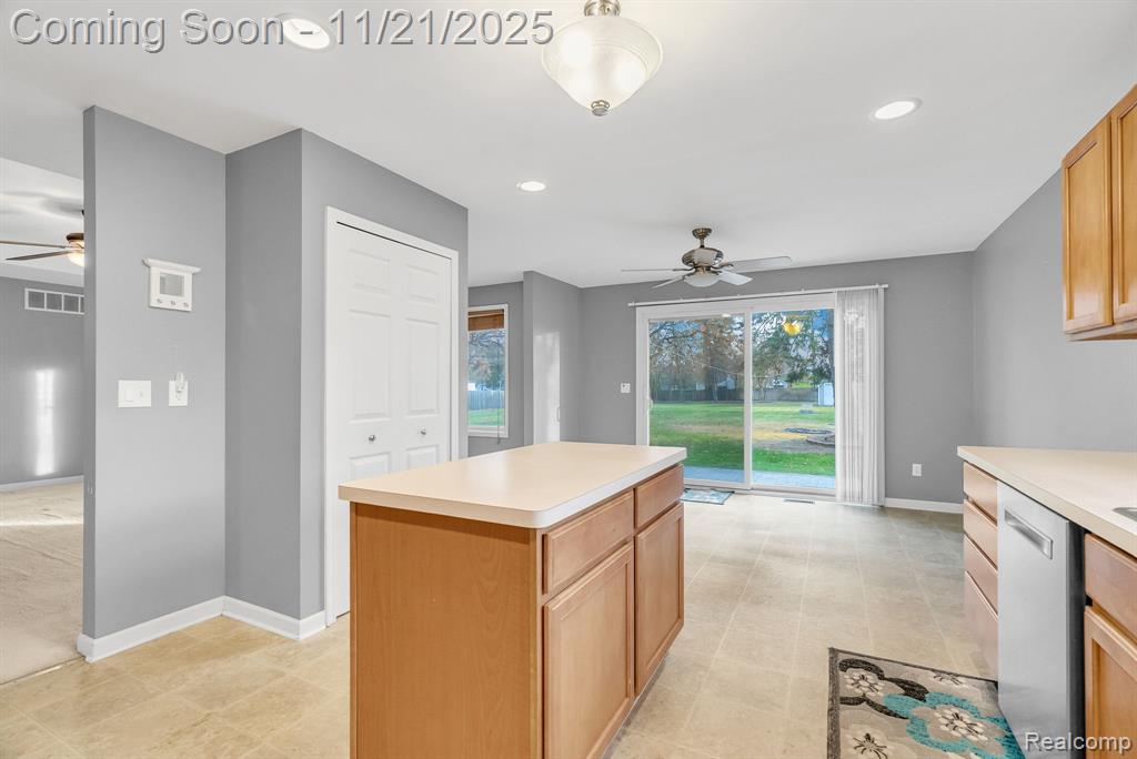 8224 Mary Ann Avenue, Shelby Twp, MI 48317 — Photo 15