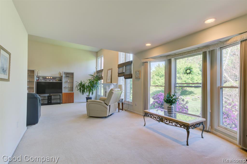 51250 W HILLS Drive, Plymouth, MI 48170 — Photo 11