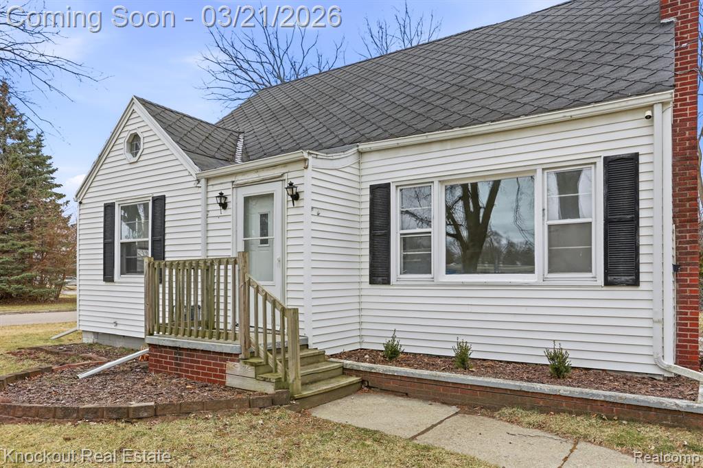 1060 Cross Street, Saginaw, MI 48602 — Photo 4