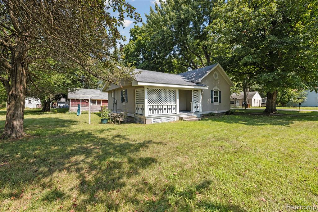 603 N Line Street, Chesaning, MI 48616 — Photo 2