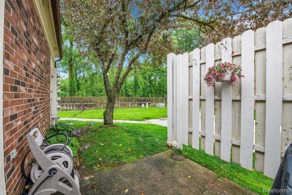 1529 DOVER Hill N, Walled Lake, MI 48390 — Photo 21
