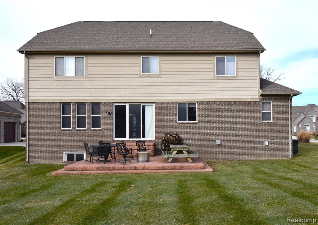 55752 Timbers Edge Drive, Utica, MI 48316 — Photo 33