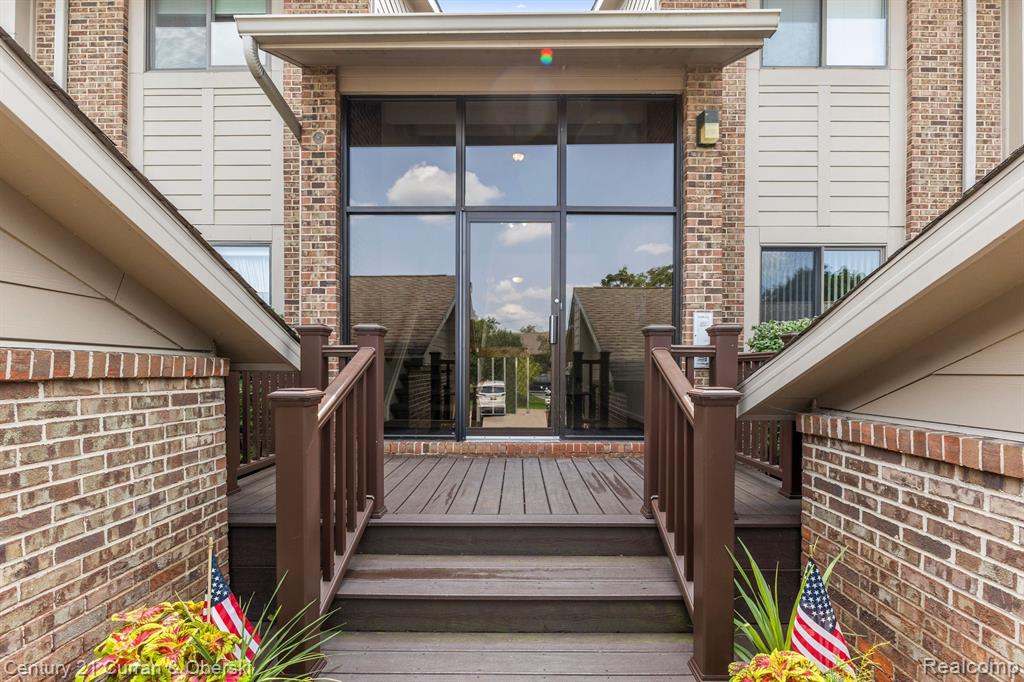 11865 Sycamore Dr, Plymouth, MI 48170 — Photo 4
