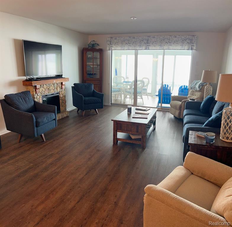 9616 S CHANNEL Drive, MI 48028 — Photo 3