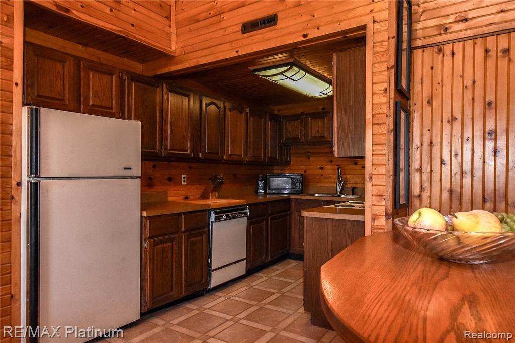 5160 Fenton Road, Fenton, MI 48430 — Photo 39