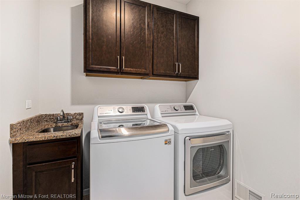 5516 Woodfall Road, Clarkston, MI 48348 — Photo 13