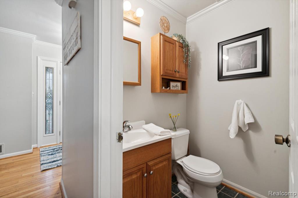 7730 CHARRINGTON Drive, Canton, MI 48187 — Photo 21