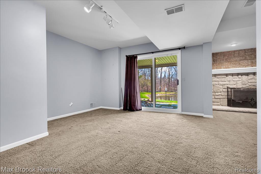 11633 Lorenz Way, Plymouth, MI 48170 — Photo 42