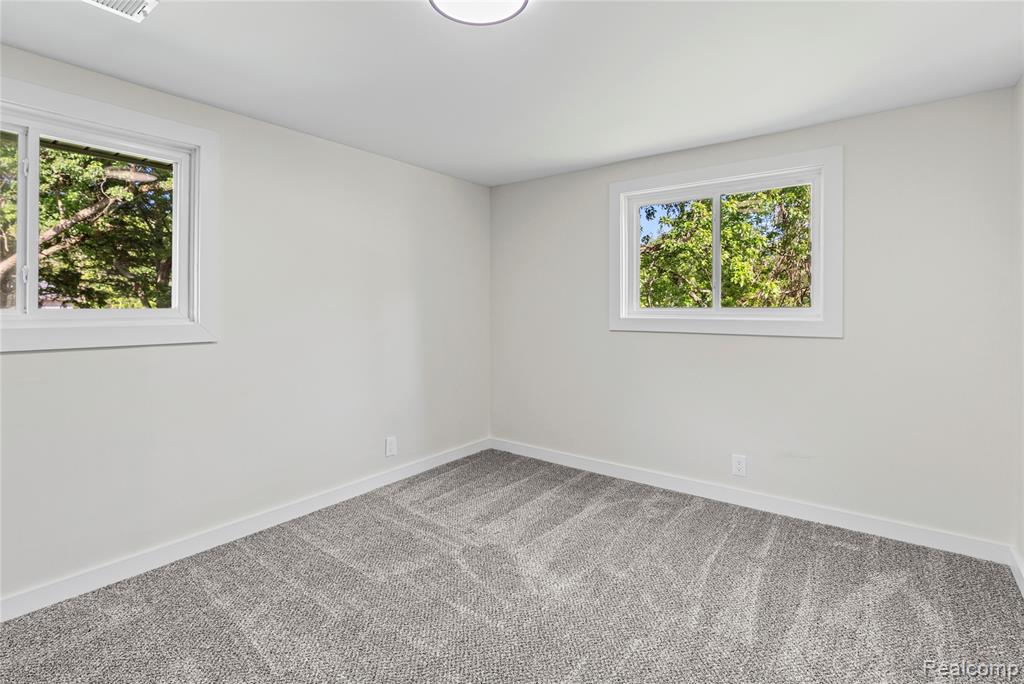 1460 W Silverbell Road, Lake Orion, MI — Photo 59
