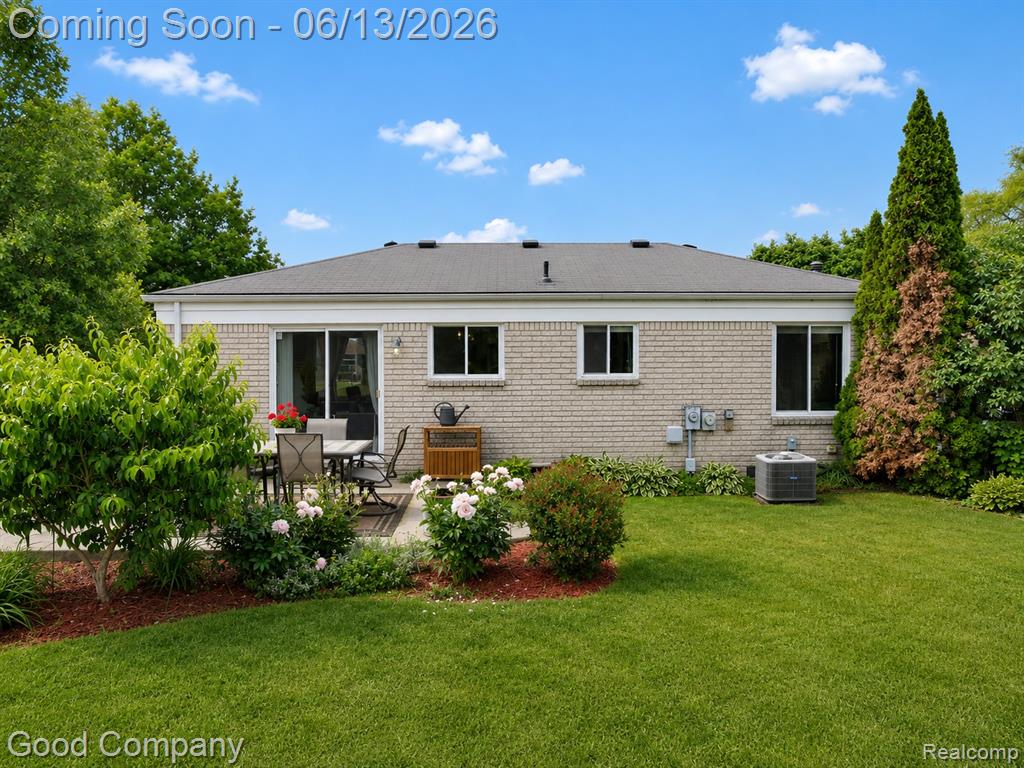 18489 Matthew Drive, Clinton Twp, MI 48035 — Photo 40