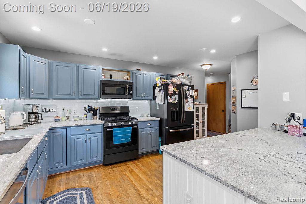 2867 Iris Lane, Hartland, MI 48353 — Photo 36