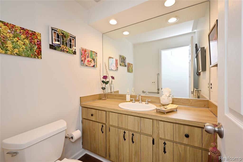 6024 Ledgeway Drive, West Bloomfield, MI — Photo 14
