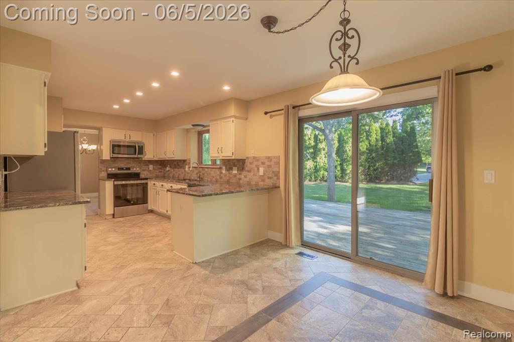 5736 Shannon Lane, Clarkston, MI 48348 — Photo 12
