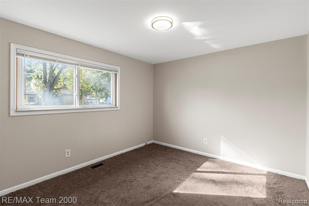 4479 Kingston Street, Dearborn Heights, MI 48125 — Photo 19