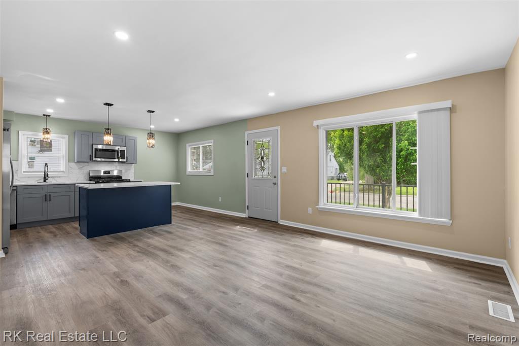 23290 Rosalind Avenue, Eastpointe, MI 48021 — Photo 10