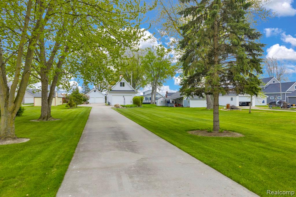 5441 Pointe Drive, East China, MI — Photo 3