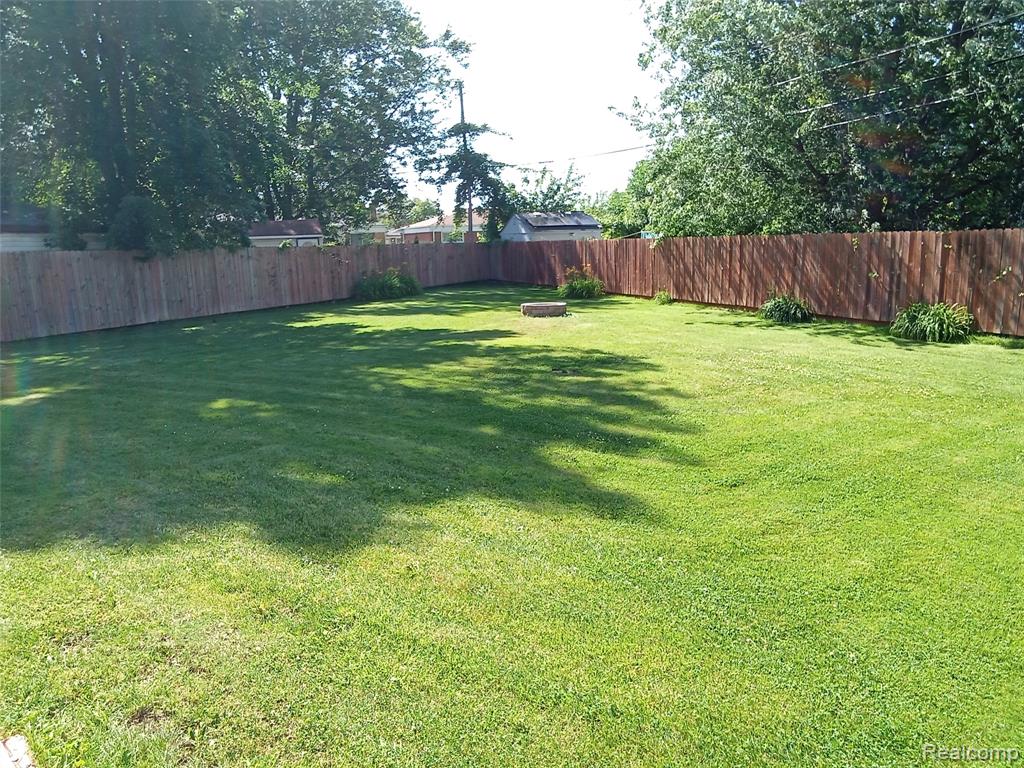 8283 Christine Street, Warren, MI 48093 — Photo 24
