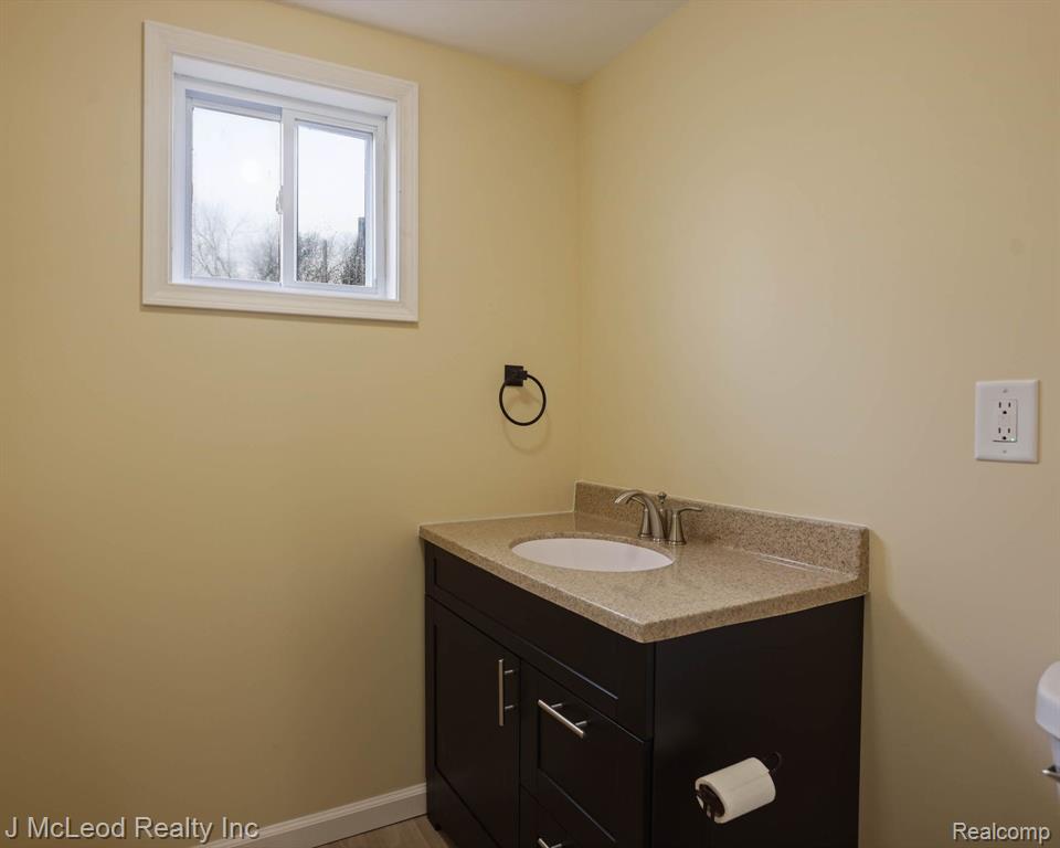 215 ARROWHEAD Drive, Prudenville, MI 48651 — Photo 16