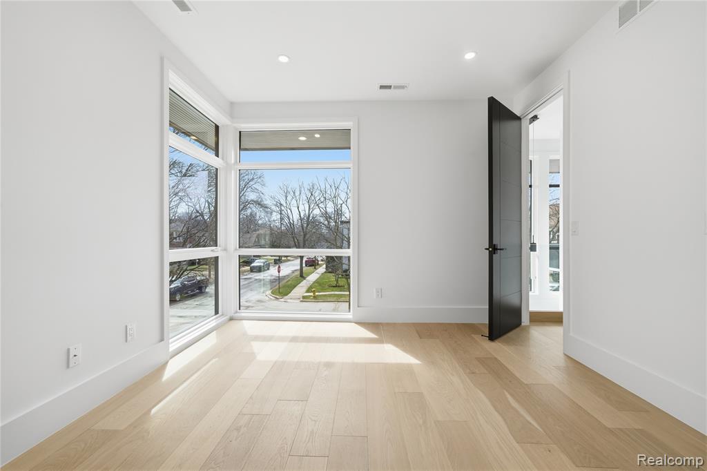 512 Wallace Street, Birmingham, MI 48009 — Photo 24