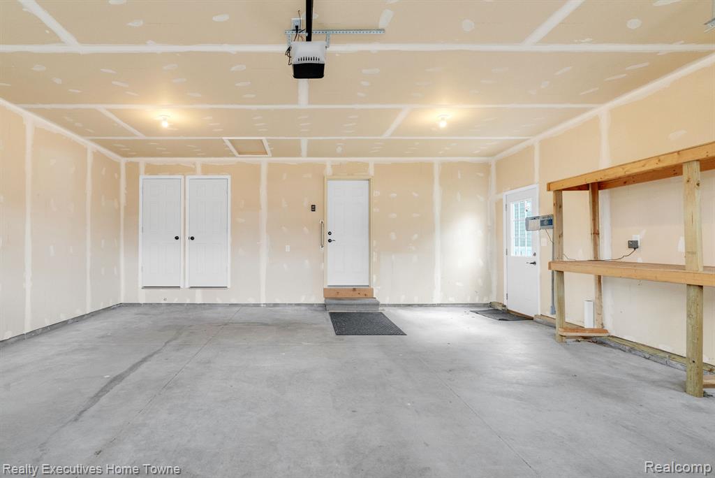 4080 Lancaster Drive, Fort Gratiot, MI 48059 — Photo 33